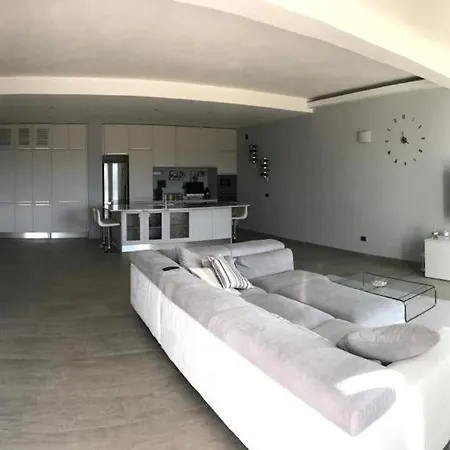 Messina Villa *